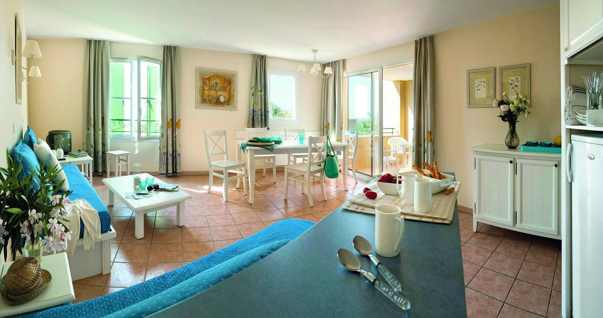 P&V Residence Le Hameau Des Issambrr 圣马克西姆 外观 照片
