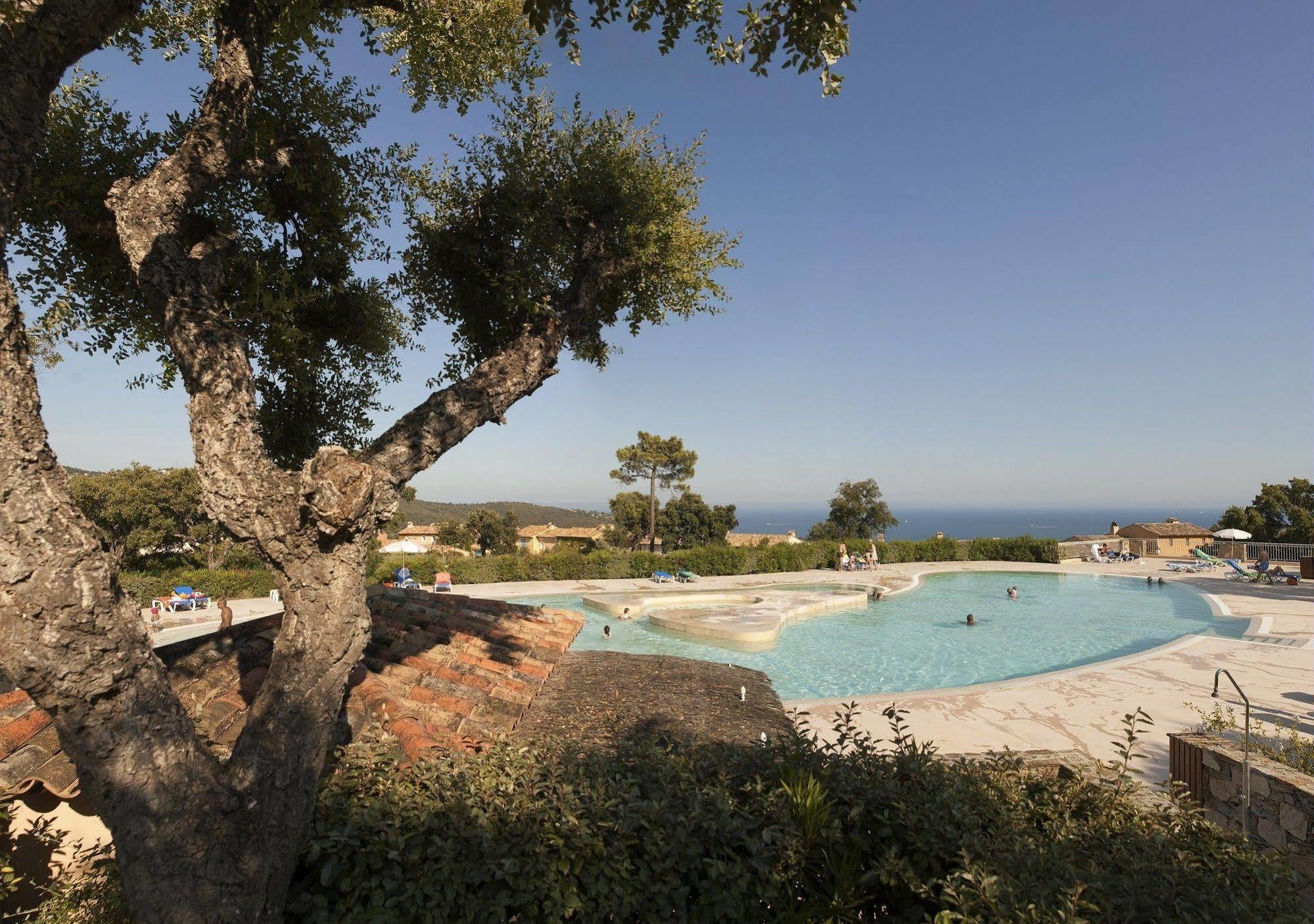 P&V Residence Le Hameau Des Issambrr 圣马克西姆 外观 照片